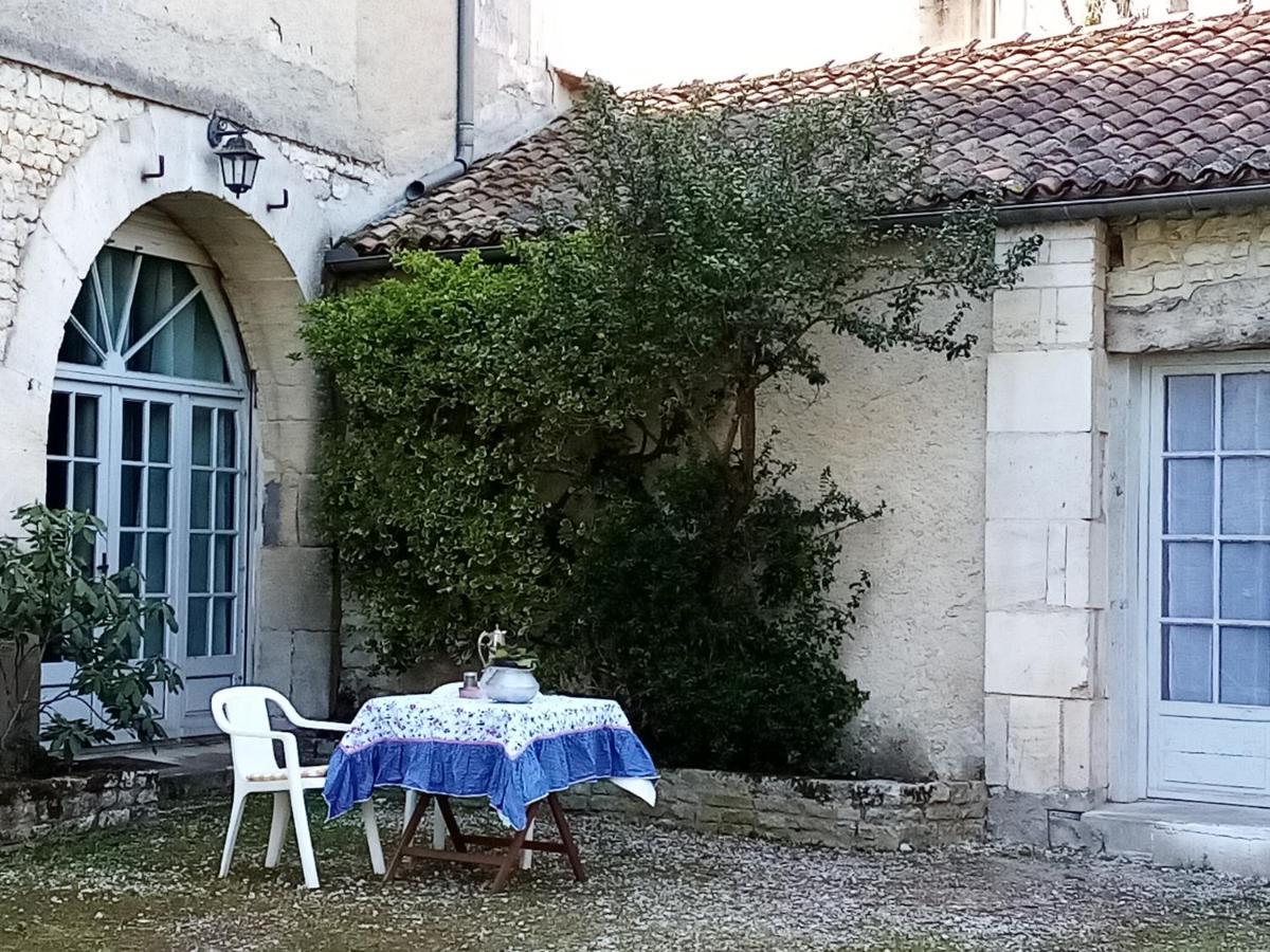 Domaine De Pladuc Bed & Breakfast Lachaise ภายนอก รูปภาพ