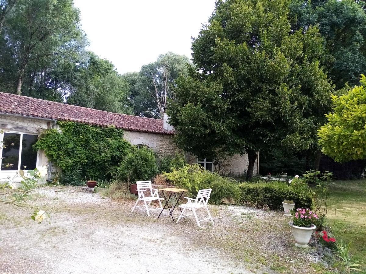 Domaine De Pladuc Bed & Breakfast Lachaise ภายนอก รูปภาพ