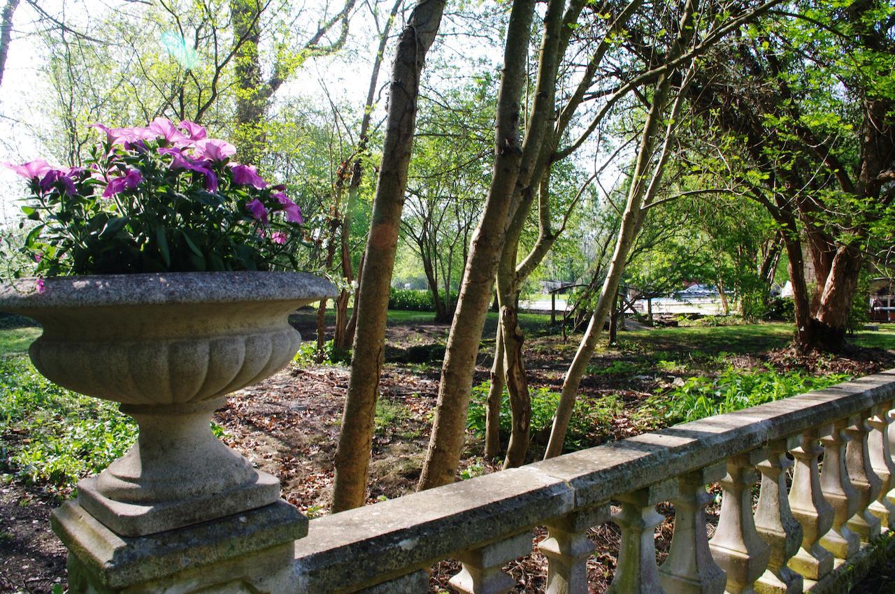Domaine De Pladuc Bed & Breakfast Lachaise ภายนอก รูปภาพ