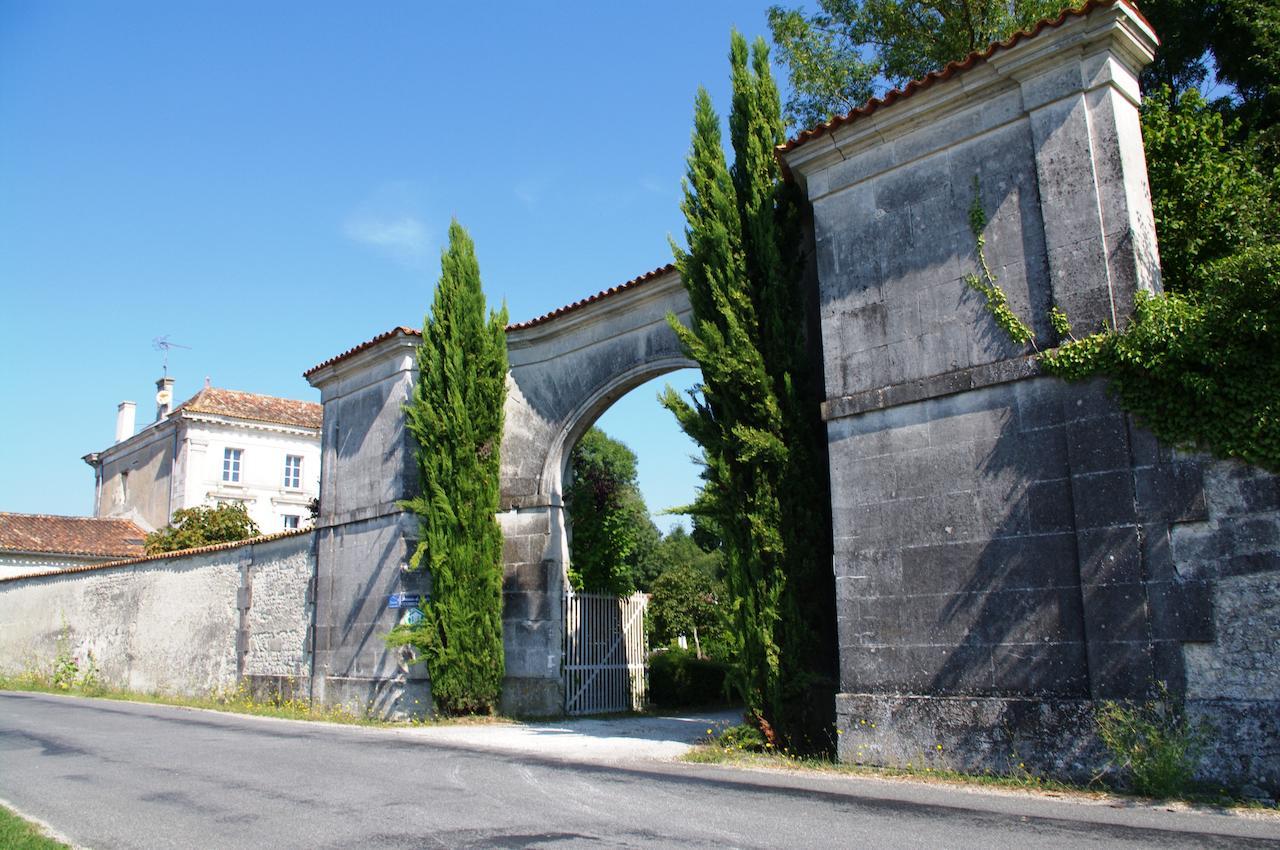 Domaine De Pladuc Bed & Breakfast Lachaise ภายนอก รูปภาพ